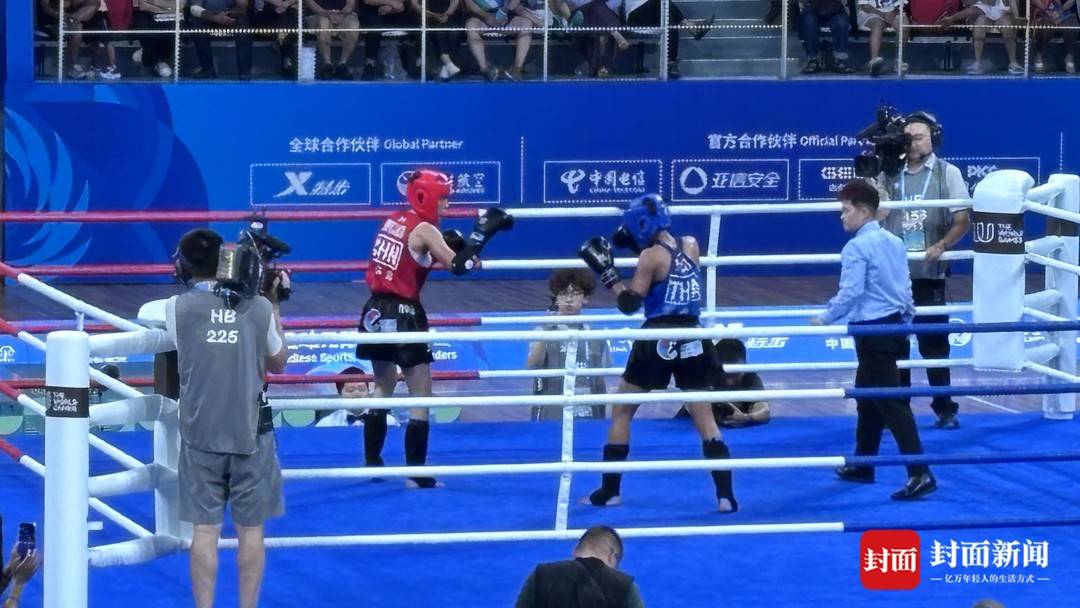 因为自己现, 育馆举行