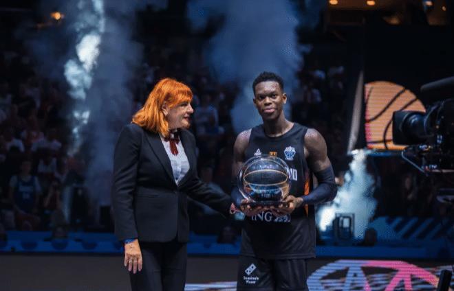 分的情况下, 汤世明