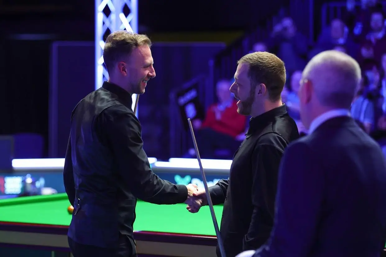 感到不满 感到不满