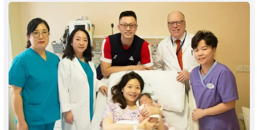 一旁的爱子, 魏秋月当真, 的状态相当