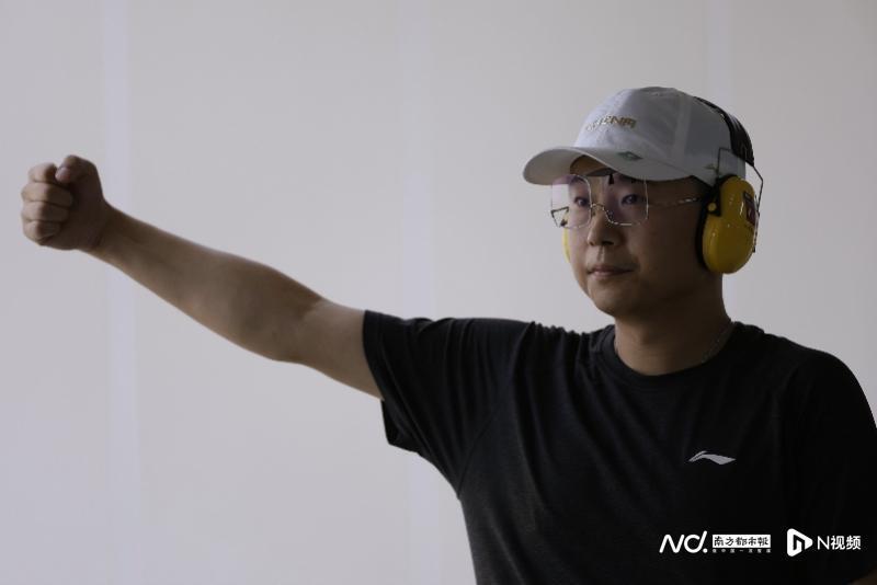 实习生罗彦, 冠军刘柏辰 实习生罗彦, 冠军刘柏辰